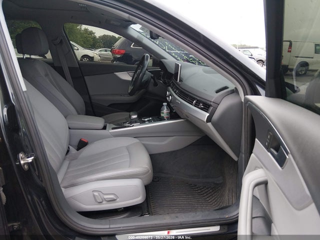2017 Audi A4 2.0t Premium მანქანა იყიდება აუქციონზე, vin: WAUFNAF4XHN065817, აუქციონის ნომერი: 45208073
