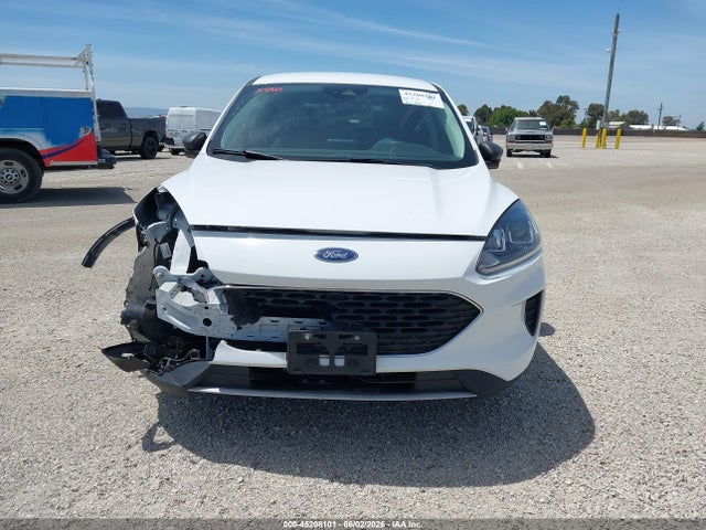 Продажа на аукционе авто 2022 Ford Escape Se, vin: 1FMCU0G63NUB48831, номер лота: 45208101