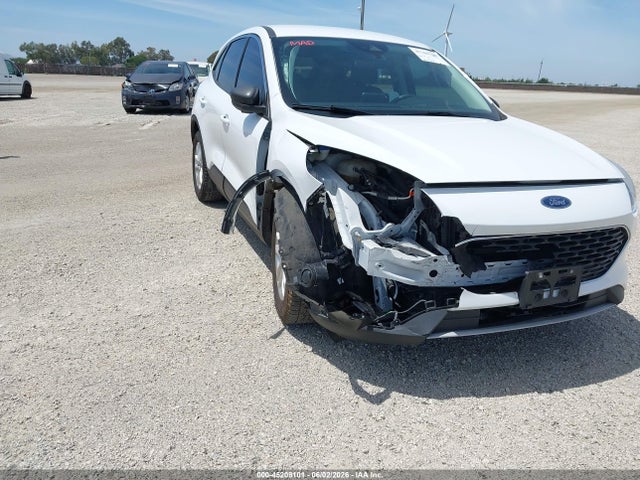 Продажа на аукционе авто 2022 Ford Escape Se, vin: 1FMCU0G63NUB48831, номер лота: 45208101
