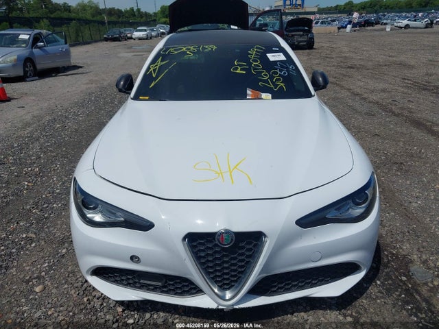 2018 Alfa Romeo Giulia Rwd მანქანა იყიდება აუქციონზე, vin: ZARFAEBN7J7565051, აუქციონის ნომერი: 45208159