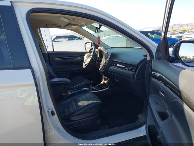 JA4AD3A33KZ009125 Mitsubishi Outlander Se