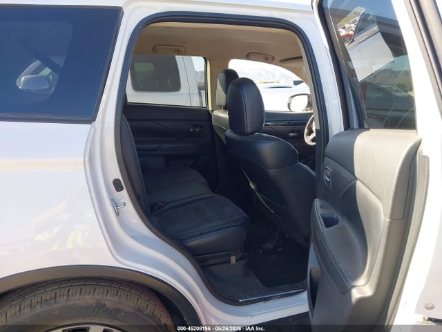 JA4AD3A33KZ009125 Mitsubishi Outlander Se