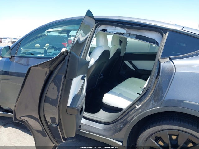 Продажа на аукционе авто 2021 Tesla Model Y Long Range Dual Motor All-wheel Drive, vin: 5YJYGDEE7MF245721, номер лота: 45208227