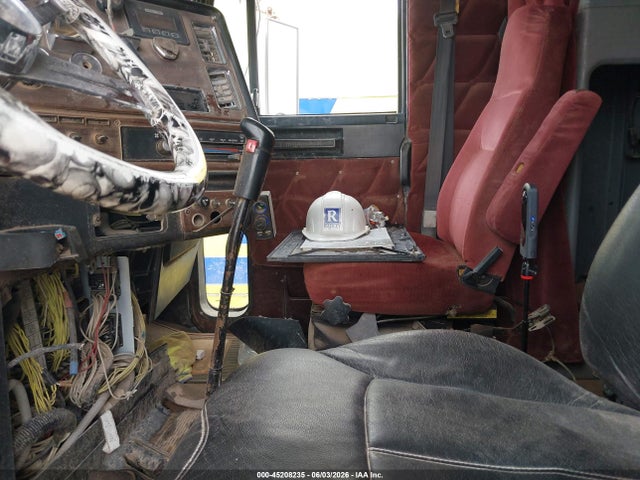 Продаж на аукціоні авто 2001 Freightliner Conventional Fld120, vin: 1FUJAHCG41LF14874, номер лоту: 45208235