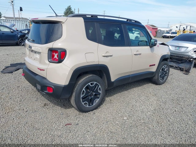 Jeep Renegade Trailhawk 2015 ZACCJBCT8FPB97952 Image 4