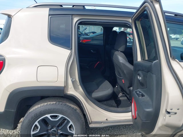 Jeep Renegade Trailhawk 2015 ZACCJBCT8FPB97952 Image 8