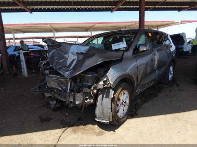 KIA Sorento 2.4l L 2019 5XYPG4A36KG479502 Image 2