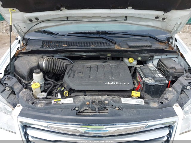 2015 Chrysler Town & Country Touring მანქანა იყიდება აუქციონზე, vin: 2C4RC1BG3FR552461, აუქციონის ნომერი: 45208273