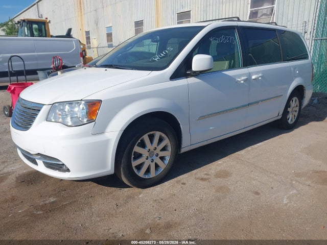 2015 Chrysler Town & Country Touring მანქანა იყიდება აუქციონზე, vin: 2C4RC1BG3FR552461, აუქციონის ნომერი: 45208273