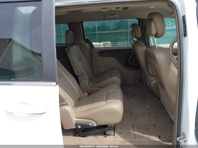 2015 Chrysler Town & Country Touring მანქანა იყიდება აუქციონზე, vin: 2C4RC1BG3FR552461, აუქციონის ნომერი: 45208273