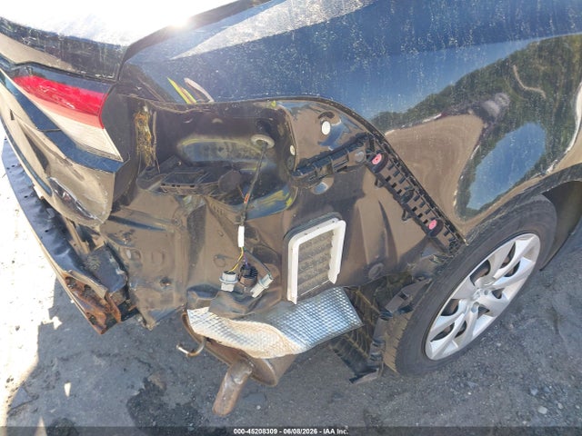 JTDEPMAE5MJ179896 Toyota COROLLA LE