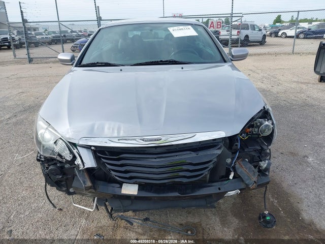 45208318 :رقم المزاد ، 1C3BCBGG1DN652864 vin ، 2013 Chrysler 200 S مزاد بيع