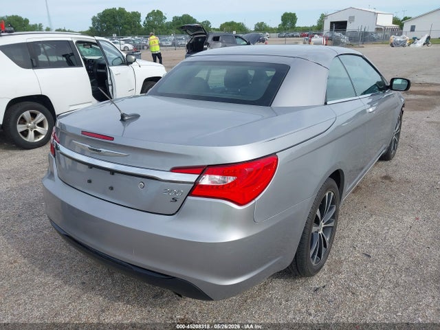 Продажа на аукционе авто 2013 Chrysler 200 S, vin: 1C3BCBGG1DN652864, номер лота: 45208318