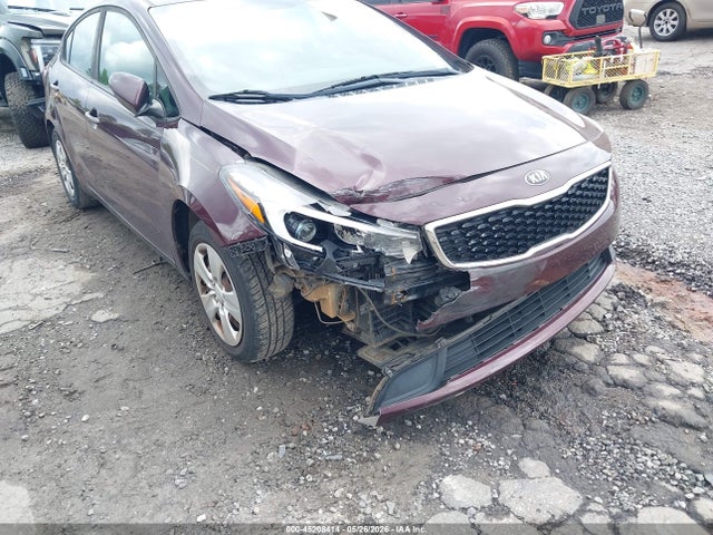 45208414 :رقم المزاد ، 3KPFK4A7XJE257179 vin ، 2018 Kia Forte Lx مزاد بيع