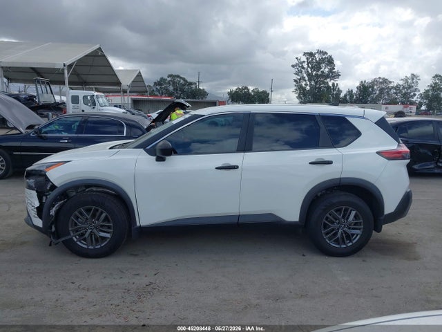 5N1BT3AA1PC748866 Nissan Rogue S Fwd