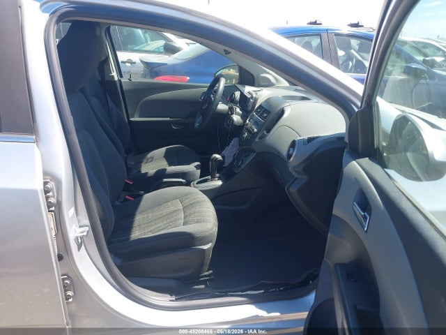 Chevrolet Sonic Lt Auto 2015 1G1JC5SG1F4208188 Image 5