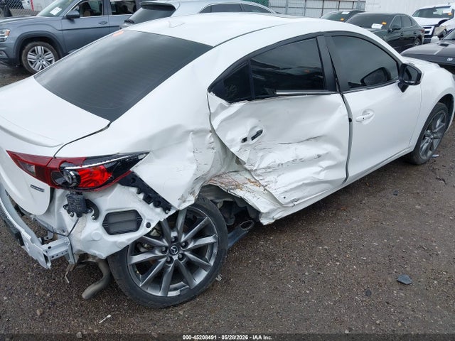 45208491 :رقم المزاد ، 3MZBN1V31JM234081 vin ، 2018 Mazda Mazda3 Touring مزاد بيع
