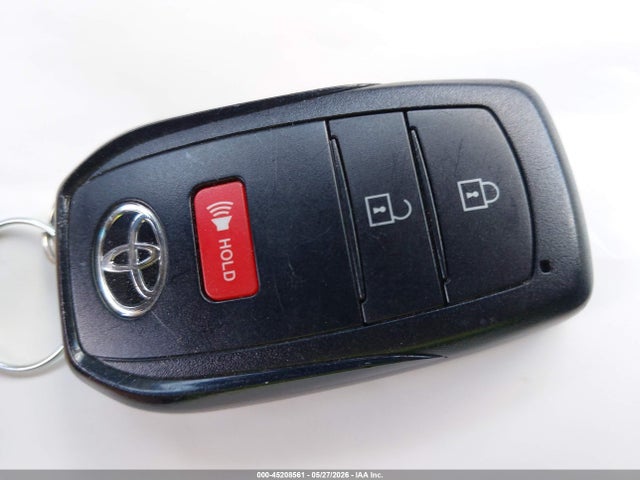 7MUEAABG6NV023389 Toyota Corolla Cross Xle