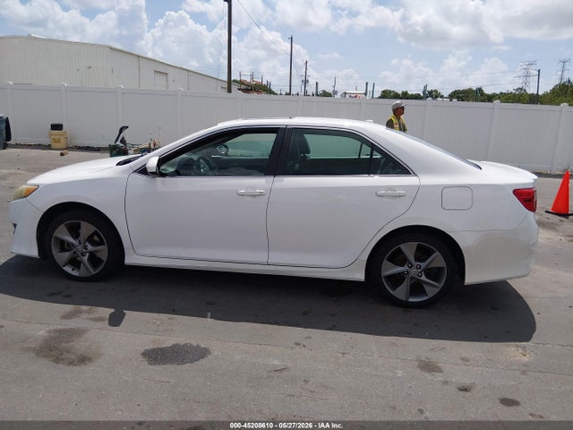 45208610 :رقم المزاد ، 4T1BK1FK1CU013270 vin ، 2012 Toyota Camry Se V6 مزاد بيع