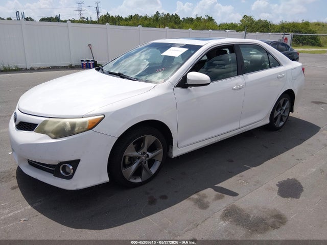 45208610 :رقم المزاد ، 4T1BK1FK1CU013270 vin ، 2012 Toyota Camry Se V6 مزاد بيع