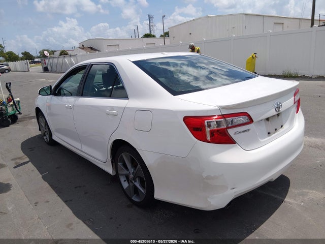 45208610 :رقم المزاد ، 4T1BK1FK1CU013270 vin ، 2012 Toyota Camry Se V6 مزاد بيع