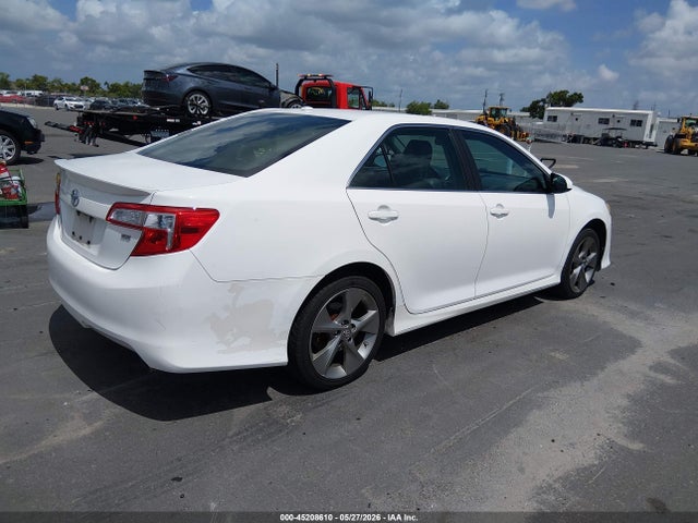 45208610 :رقم المزاد ، 4T1BK1FK1CU013270 vin ، 2012 Toyota Camry Se V6 مزاد بيع