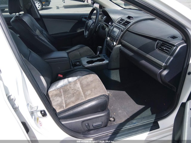 45208610 :رقم المزاد ، 4T1BK1FK1CU013270 vin ، 2012 Toyota Camry Se V6 مزاد بيع