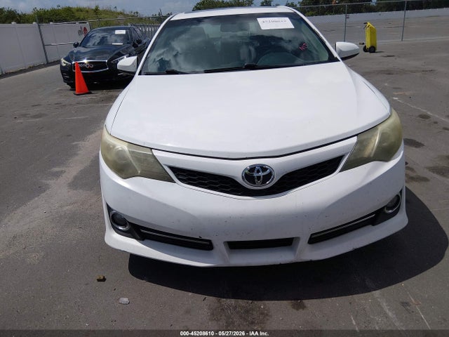 45208610 :رقم المزاد ، 4T1BK1FK1CU013270 vin ، 2012 Toyota Camry Se V6 مزاد بيع