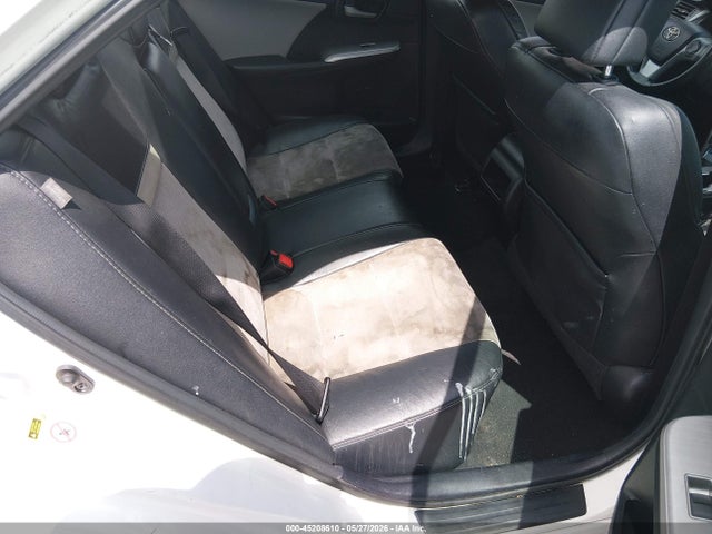 45208610 :رقم المزاد ، 4T1BK1FK1CU013270 vin ، 2012 Toyota Camry Se V6 مزاد بيع