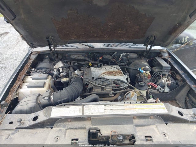 2000 Ford Explorer Xlt მანქანა იყიდება აუქციონზე, vin: 1FMZU63P3YZB16643, აუქციონის ნომერი: 45208644