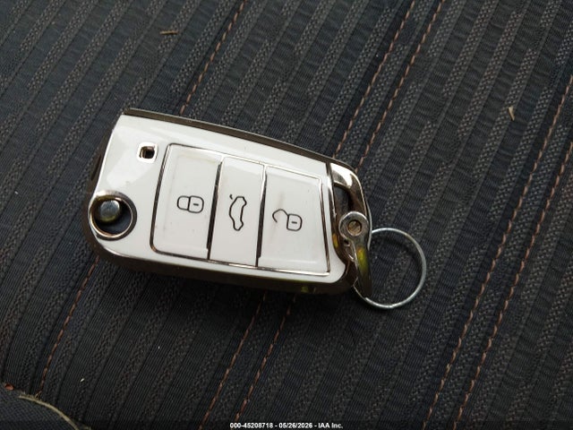 45208718 :رقم المزاد ، 3VWVT7ATXDM682545 vin ، 2013 Volkswagen Beetle 2.0t Fender Edition مزاد بيع