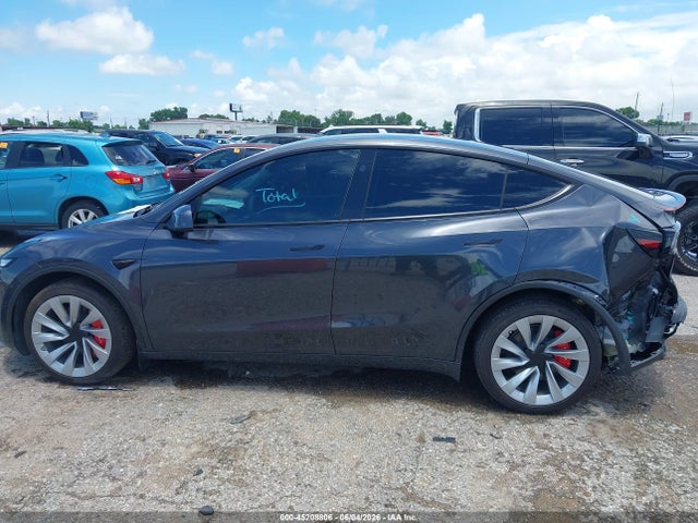 2026 Tesla Model Y Premium Rear-wheel Drive/rear-wheel Drive მანქანა იყიდება აუქციონზე, vin: 7SAYGDEDXTA472567, აუქციონის ნომერი: 45208806