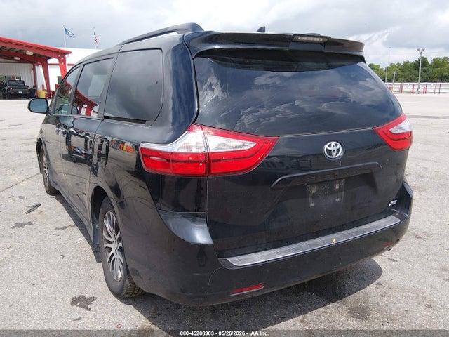 5TDYZ3DC9JS908976 Toyota Sienna Xle 8 Passenger
