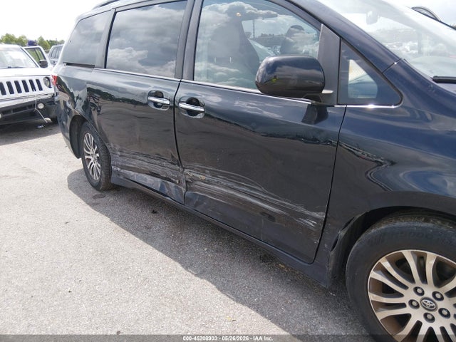 5TDYZ3DC9JS908976 Toyota Sienna Xle 8 Passenger