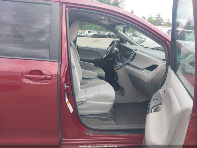 5TDJK3DC8GS137926 Toyota Sienna Le 7 Passenger