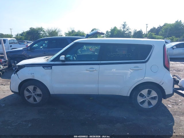 2015 Kia Soul მანქანა იყიდება აუქციონზე, vin: KNDJN2A28F7205180, აუქციონის ნომერი: 45208932