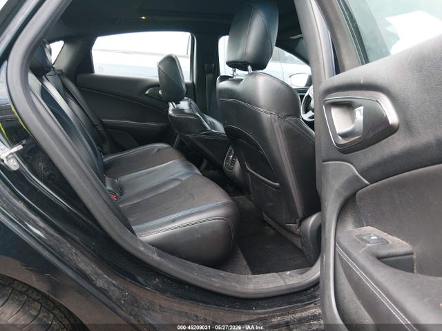Aukcja sprzedaży 2015 Chrysler 200 S, vin: 1C3CCCBG2FN551370, numer aukcji: 45209031