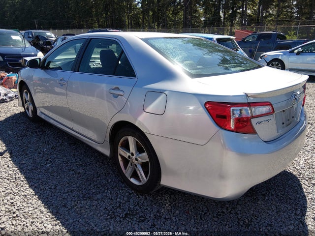 4T1BF1FK3EU397558 Toyota CAMRY SE