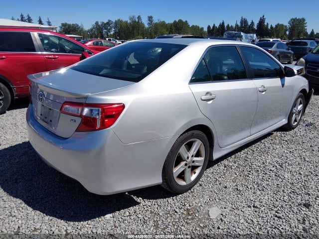 4T1BF1FK3EU397558 Toyota CAMRY SE
