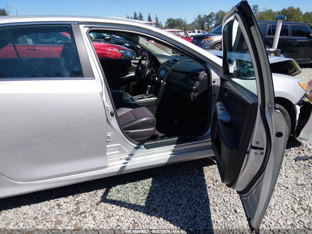 4T1BF1FK3EU397558 Toyota CAMRY SE