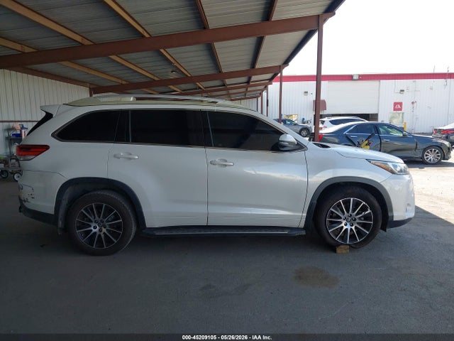 2018 Toyota Highlander Se მანქანა იყიდება აუქციონზე, vin: 5TDJZRFH4JS849929, აუქციონის ნომერი: 45209105