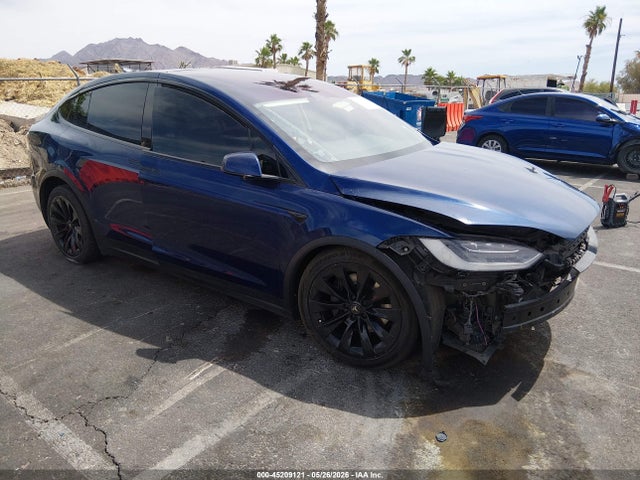 2017 5YJXCDE22HF076064 main image