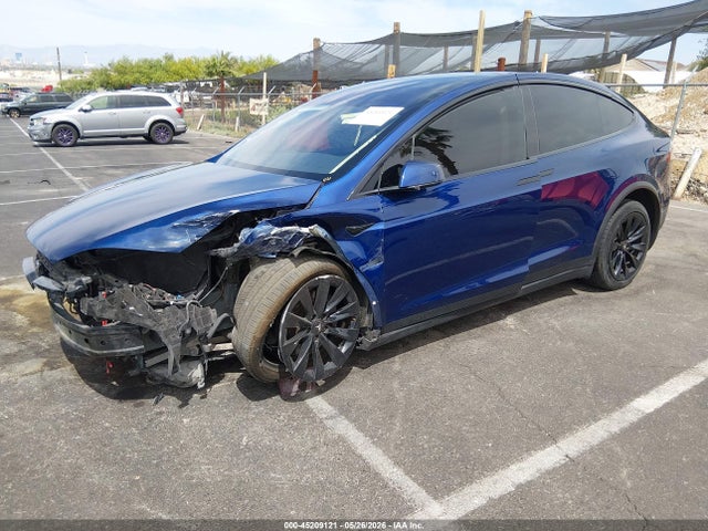 Tesla MODEL X 2017 5YJXCDE22HF076064 Image 2