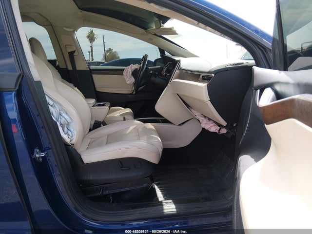 Tesla MODEL X 2017 5YJXCDE22HF076064 Image 5