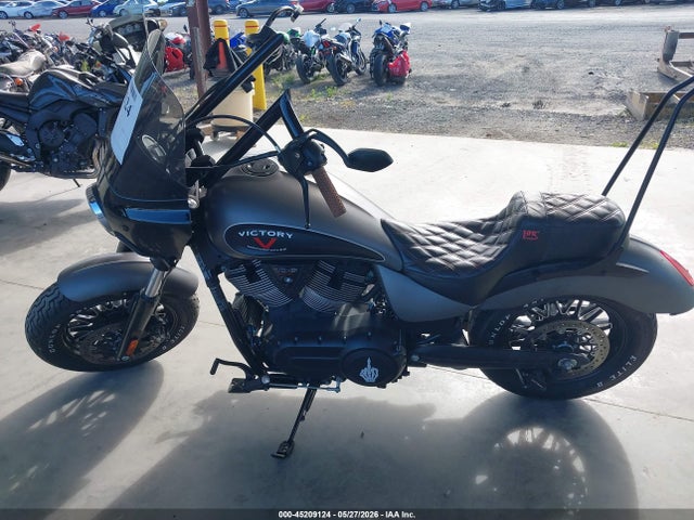 5VPLB36N0G3054582 Victory Motorcycles Gunner