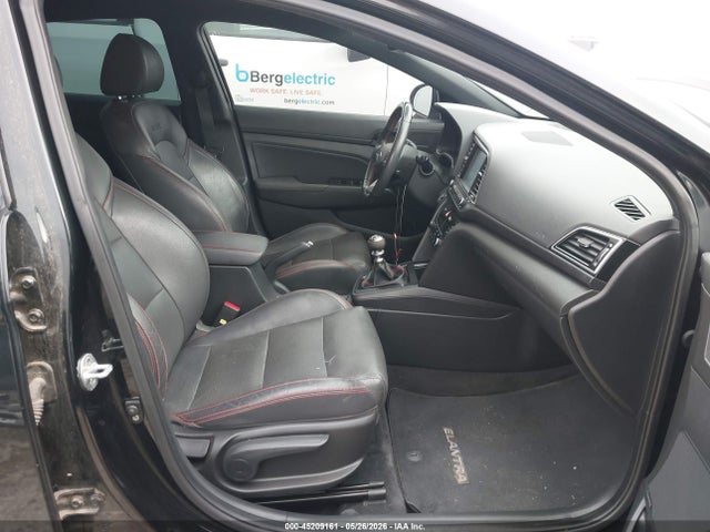 45209161 :رقم المزاد ، KMHD04LB5HU352013 vin ، 2017 Hyundai Elantra Sport مزاد بيع