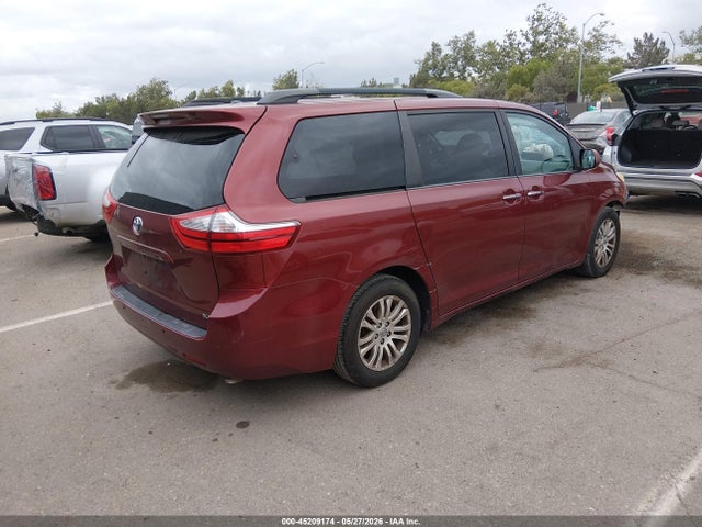 2015 Toyota Sienna Xle Premium 8 Passenger მანქანა იყიდება აუქციონზე, vin: 5TDYK3DC5FS551131, აუქციონის ნომერი: 45209174