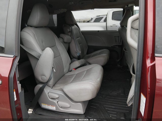 2015 Toyota Sienna Xle Premium 8 Passenger მანქანა იყიდება აუქციონზე, vin: 5TDYK3DC5FS551131, აუქციონის ნომერი: 45209174