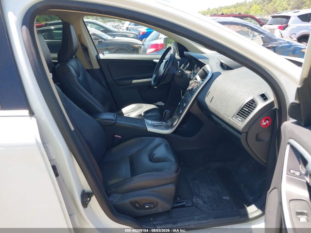 45209184 :رقم المزاد ، YV4992DZ5A2124270 vin ، 2010 Volvo Xc60 T6/t6 R-design مزاد بيع