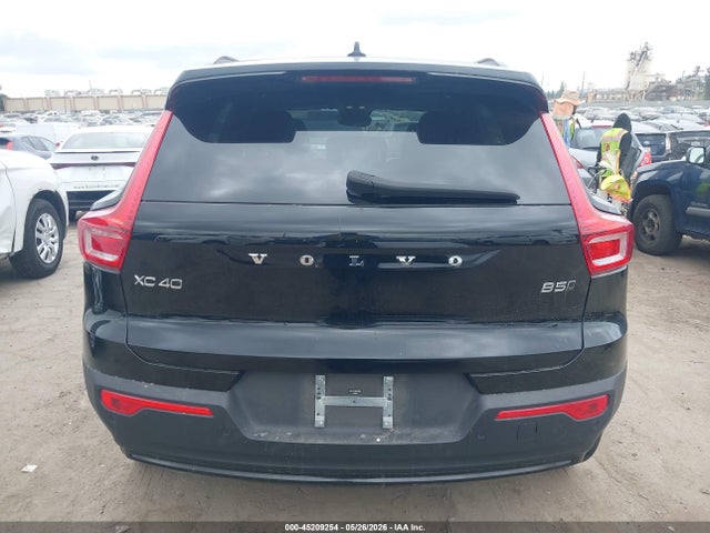 Aukcja sprzedaży 2024 Volvo Xc40 B5 Plus Dark Theme, vin: YV4L12ULXR2240066, numer aukcji: 45209254
